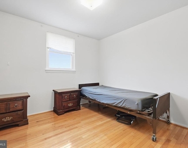 3242 Parkview Drive - Photo Thumbnail 17