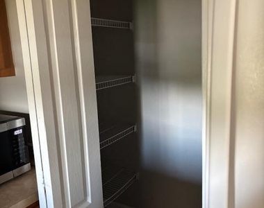 1334 W Wyomissing Court - Photo Thumbnail 5