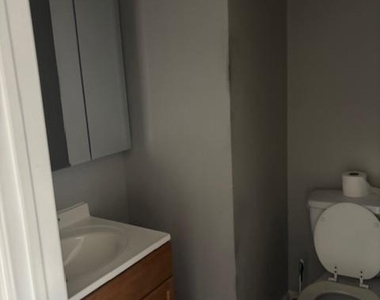 1334 W Wyomissing Court - Photo Thumbnail 6