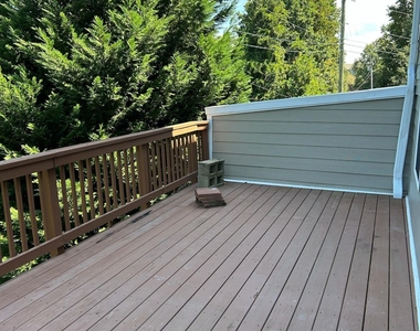 1112 Boxcar Way - Photo Thumbnail 7