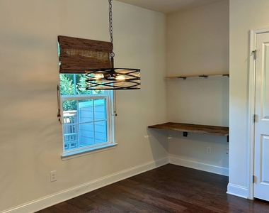 1112 Boxcar Way - Photo Thumbnail 6
