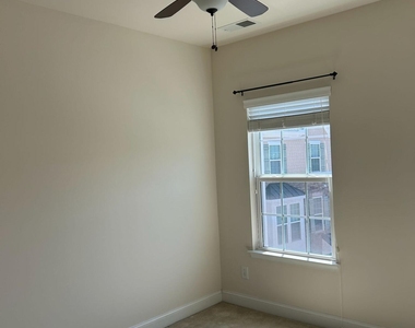 1112 Boxcar Way - Photo Thumbnail 10