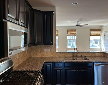1112 Boxcar Way - Photo Thumbnail 3
