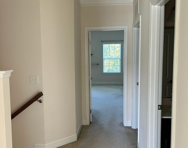 1112 Boxcar Way - Photo Thumbnail 9