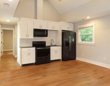 904 E Franklin Street - Photo Thumbnail 2