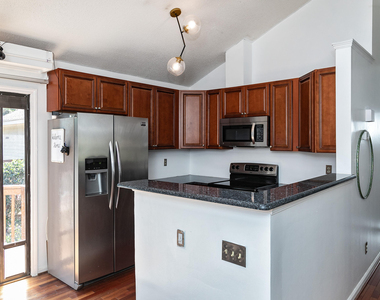 3304 Mill Run - Photo Thumbnail 8