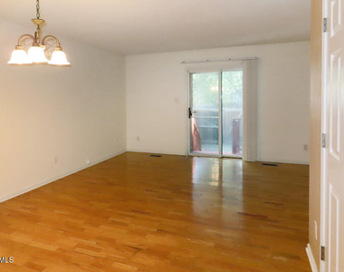 109 Gunston Court - Photo Thumbnail 3