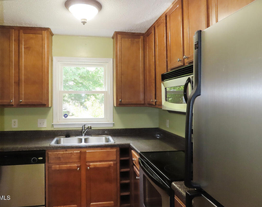 109 Gunston Court - Photo Thumbnail 6