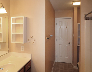 109 Gunston Court - Photo Thumbnail 9