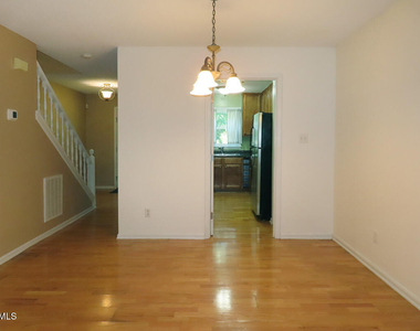 109 Gunston Court - Photo Thumbnail 4