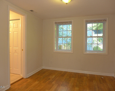 228 Barclay Road - Photo Thumbnail 7
