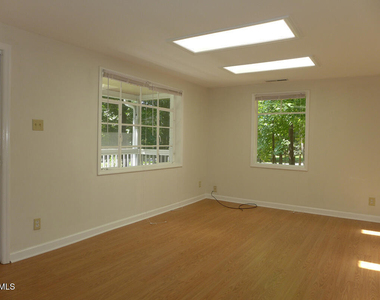 228 Barclay Road - Photo Thumbnail 3