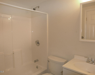 228 Barclay Road - Photo Thumbnail 11