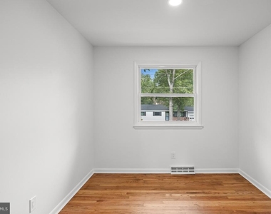 408 California Trl - Photo Thumbnail 16