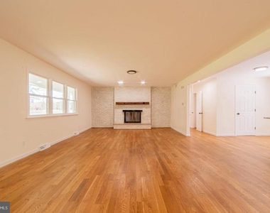 236 Cedar Avenue - Photo Thumbnail 7