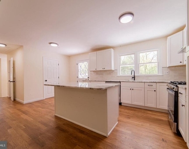 236 Cedar Avenue - Photo Thumbnail 5