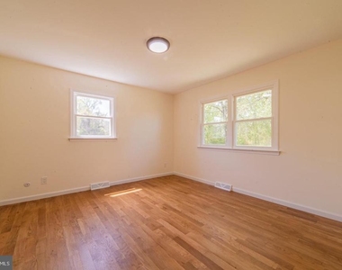 236 Cedar Avenue - Photo Thumbnail 14