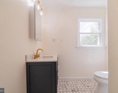 236 Cedar Avenue - Photo Thumbnail 11