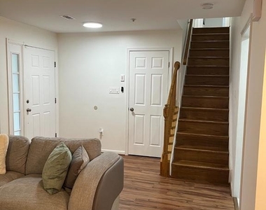 13910 King George Way - Photo Thumbnail 2