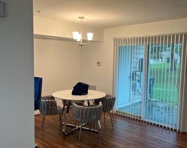 13910 King George Way - Photo Thumbnail 3
