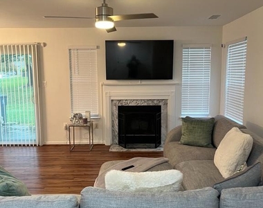 13910 King George Way - Photo Thumbnail 1