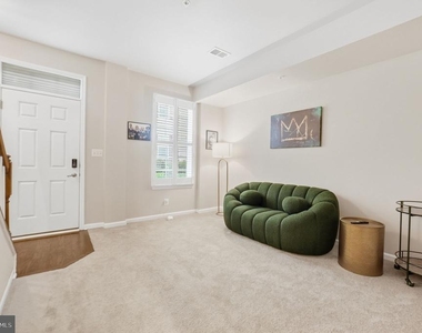 10521 Rawlins Lane - Photo Thumbnail 4