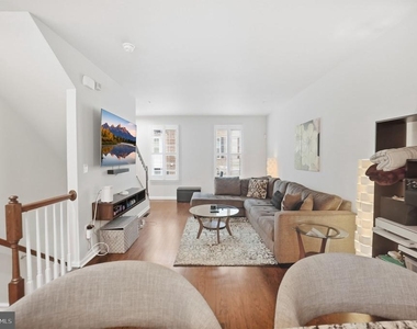 10521 Rawlins Lane - Photo Thumbnail 12