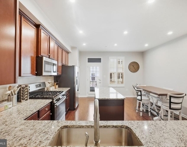 10521 Rawlins Lane - Photo Thumbnail 8