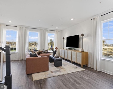 15037 Douglas Fir Lane - Photo Thumbnail 11