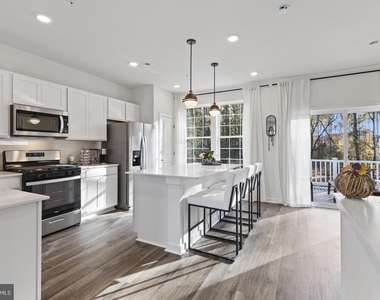 15037 Douglas Fir Lane - Photo Thumbnail 7