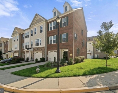 4822 Forest Pines Drive - Photo Thumbnail 2