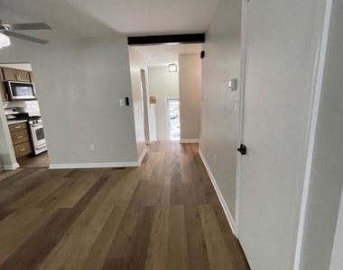5512 E Boniwood Turn - Photo Thumbnail 9