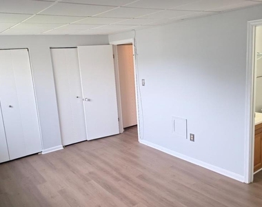 2 Barberry Court - Photo Thumbnail 2