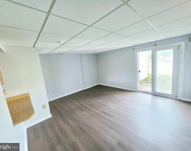 2 Barberry Court - Photo Thumbnail 3