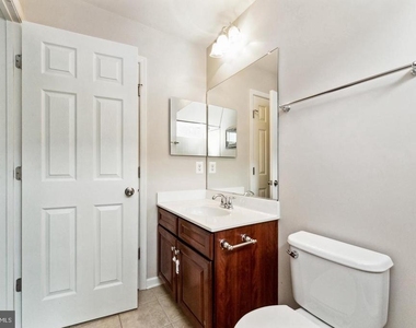 7203 Silver Thorn Way - Photo Thumbnail 16