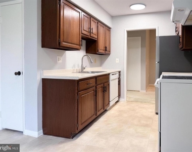 15301 Pine Orchard Drive - Photo Thumbnail 10
