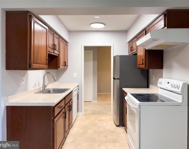 15301 Pine Orchard Drive - Photo Thumbnail 6