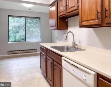 15301 Pine Orchard Drive - Photo Thumbnail 9