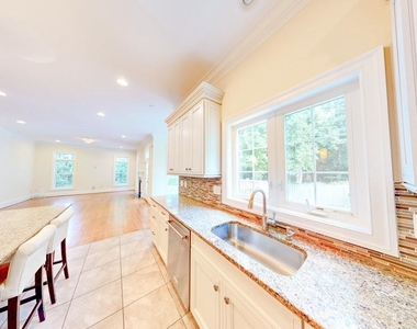 6403 Earlham Drive - Photo Thumbnail 13