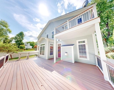 6403 Earlham Drive - Photo Thumbnail 10