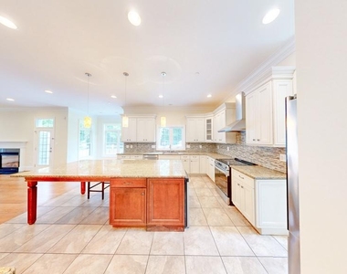 6403 Earlham Drive - Photo Thumbnail 12