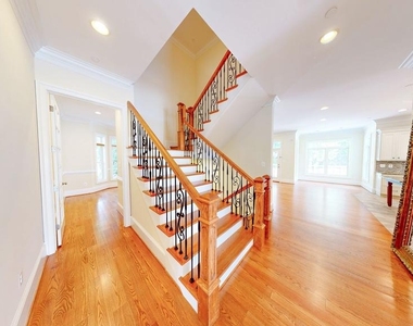 6403 Earlham Drive - Photo Thumbnail 3
