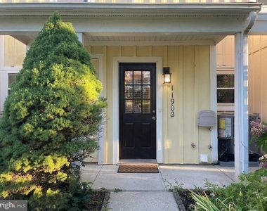 11902 Foal Lane - Photo Thumbnail 1