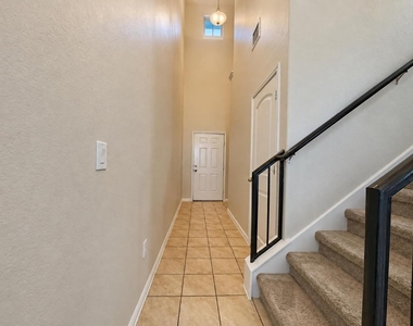 1001 Zodiac Ln - Photo Thumbnail 6