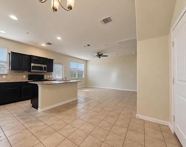 1001 Zodiac Ln - Photo Thumbnail 11