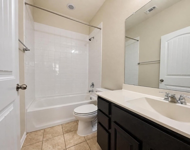 1001 Zodiac Ln - Photo Thumbnail 23