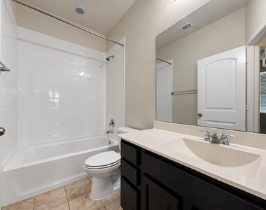 1001 Zodiac Ln - Photo Thumbnail 22