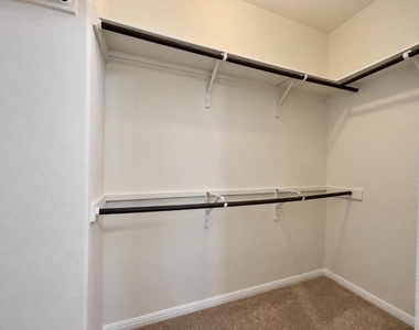 1001 Zodiac Ln - Photo Thumbnail 33