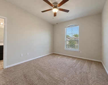 1001 Zodiac Ln - Photo Thumbnail 29