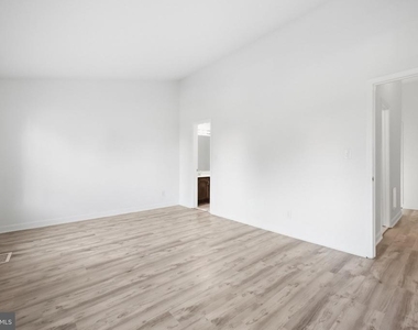 13231 Copland Court - Photo Thumbnail 16